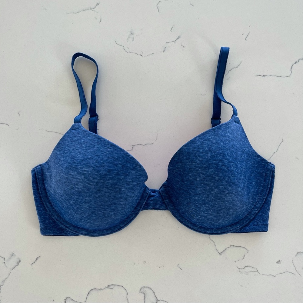 VS Pink Wear Everywhere Demi